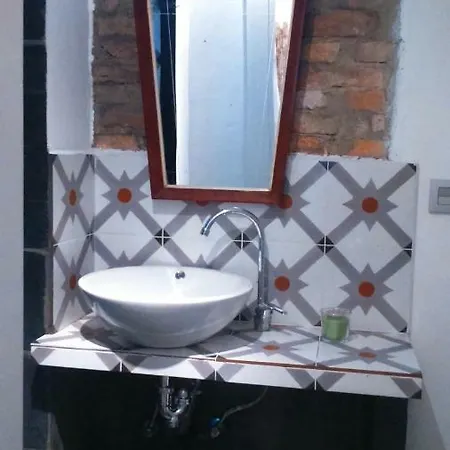 Centro Tranquilo Dos Banos Dos Patios Хихон